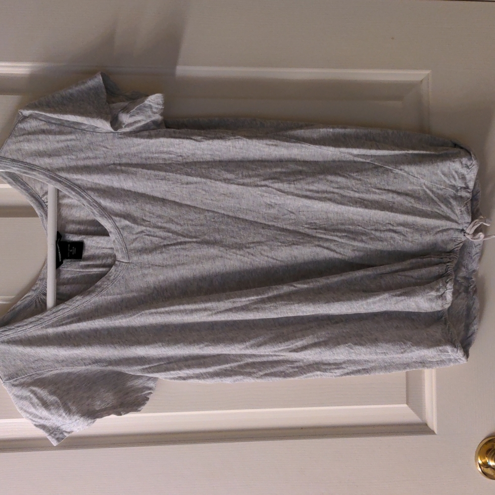 ❤️ Moda International Gray Tee Small